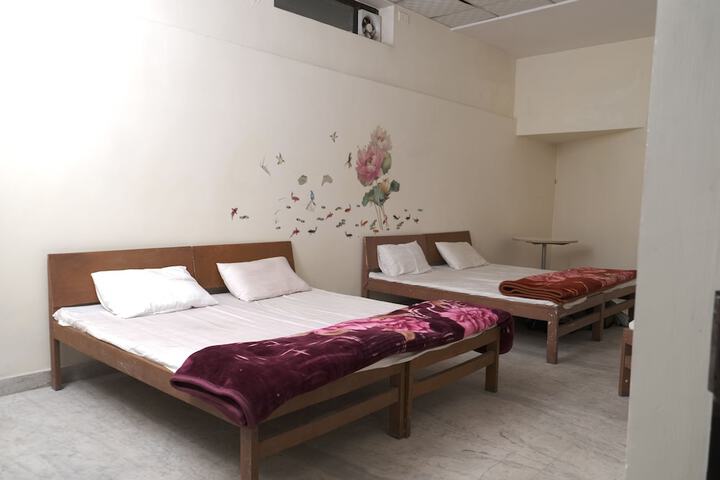 Room 6 of 6