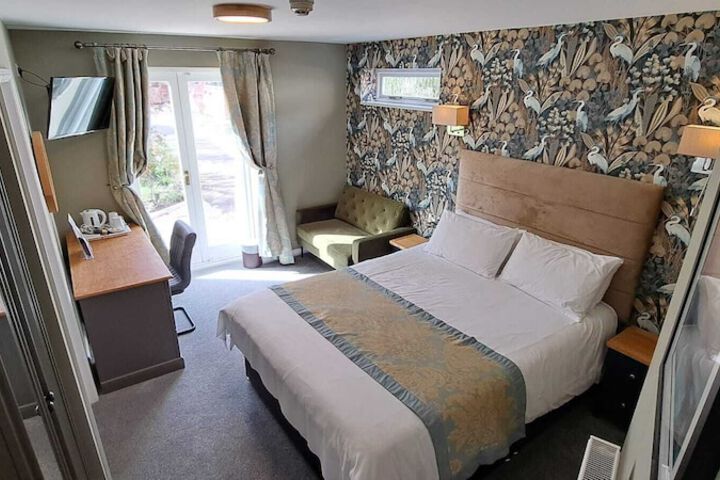 Room 9 of 40