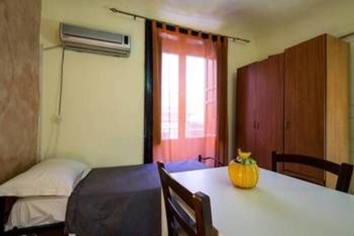 Room 16 of 50