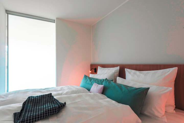 Room 12 of 38
