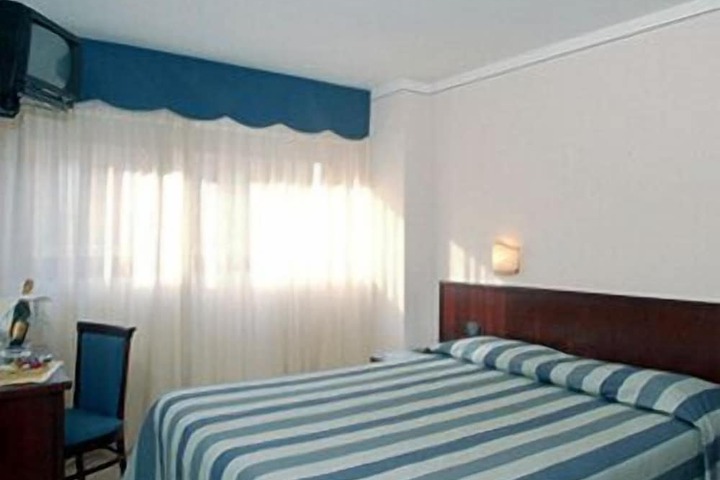 Room 9 of 46