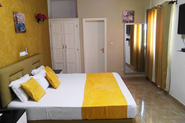 Room 8 of 137