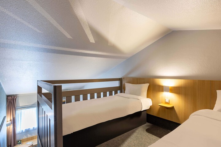 Room 20 of 39