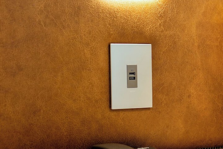 Room 53 of 207