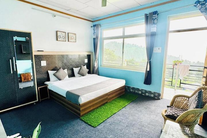 Room 3 of 51