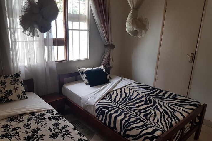 Room 8 of 20