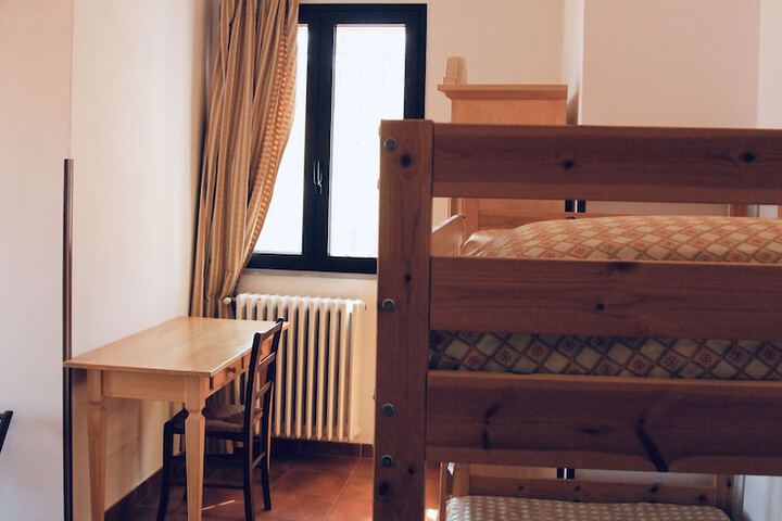 Room 12 of 18