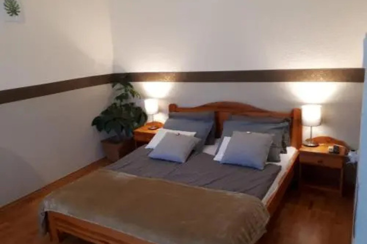 Room 3 of 19