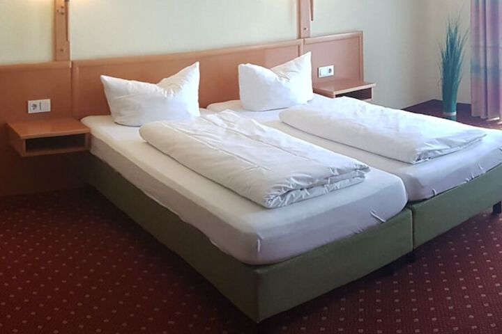 Room 5 of 14