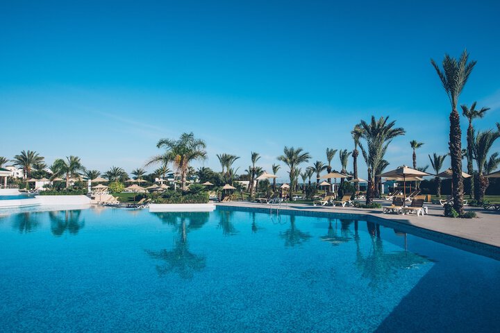 Hotel Pool
