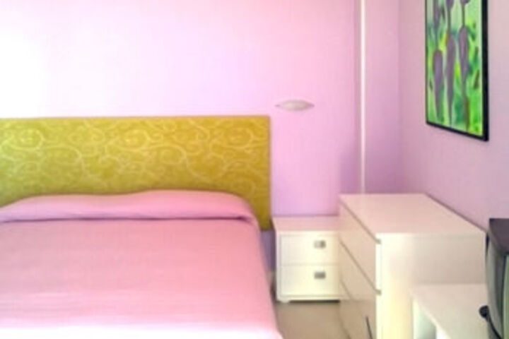 Room 14 of 33