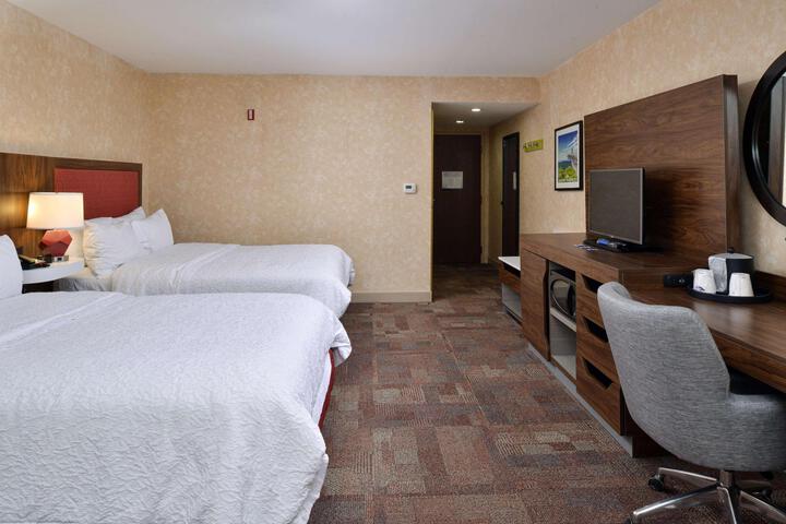 1 Queen Bed (5 of 20)