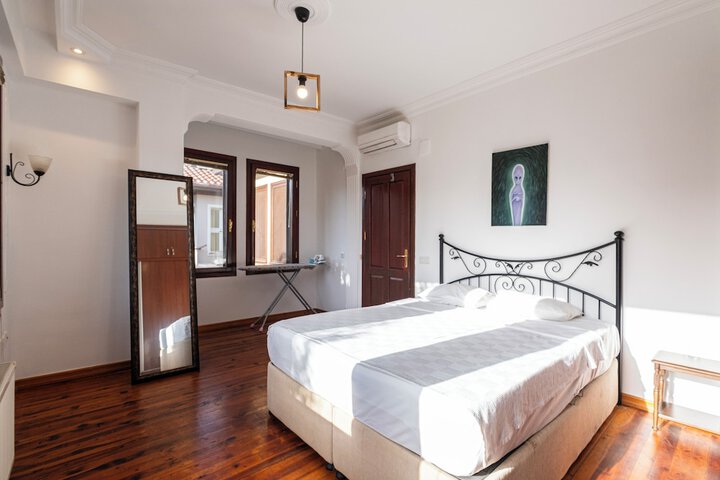 Room 34 of 80