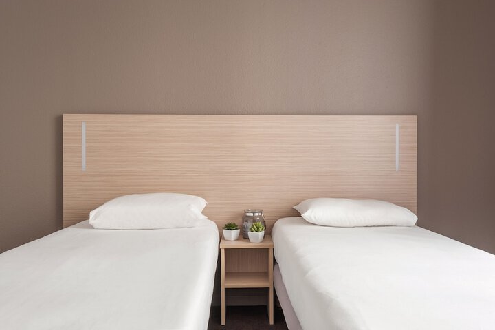 Room 3 of 23