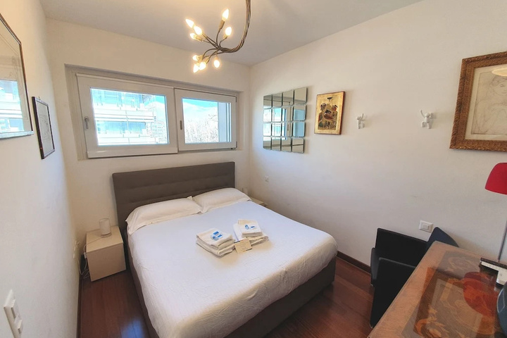 Room 5 of 22