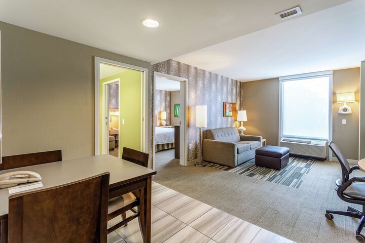 1 King Bed Studio Suite (3 of 17)