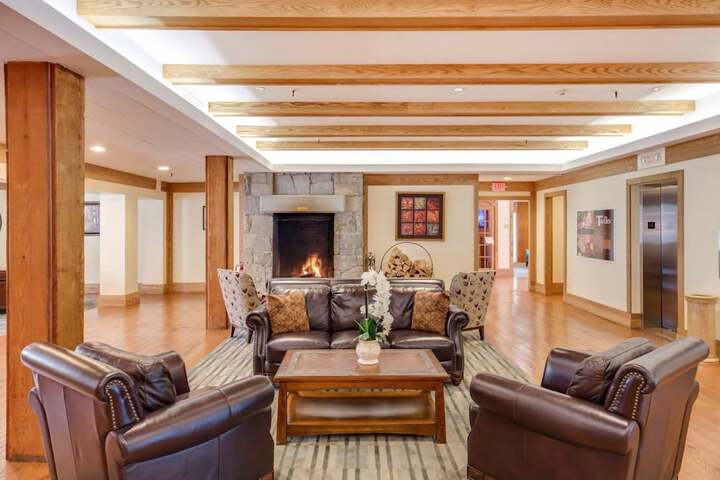 Entrance & Lobby
