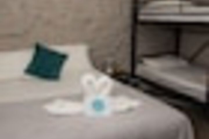 Room 14 of 243