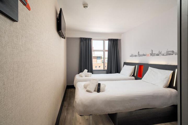 Room 21 of 39