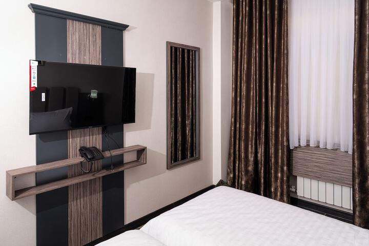 Room 9 of 50