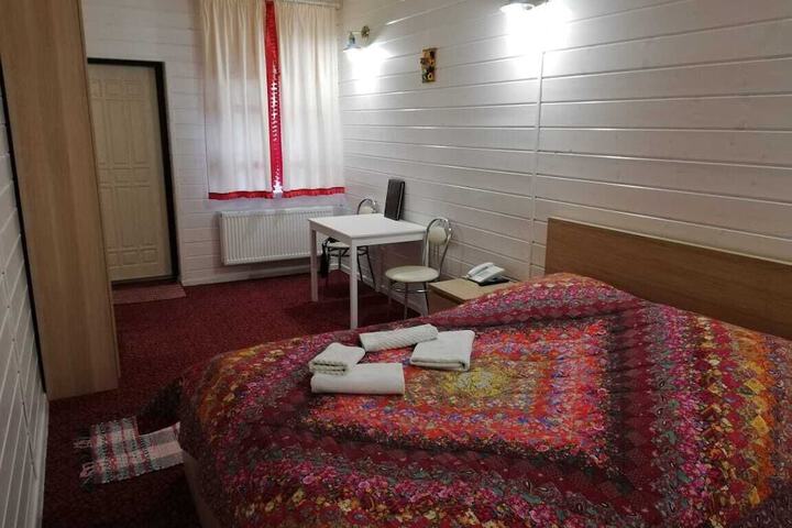 Room 9 of 37