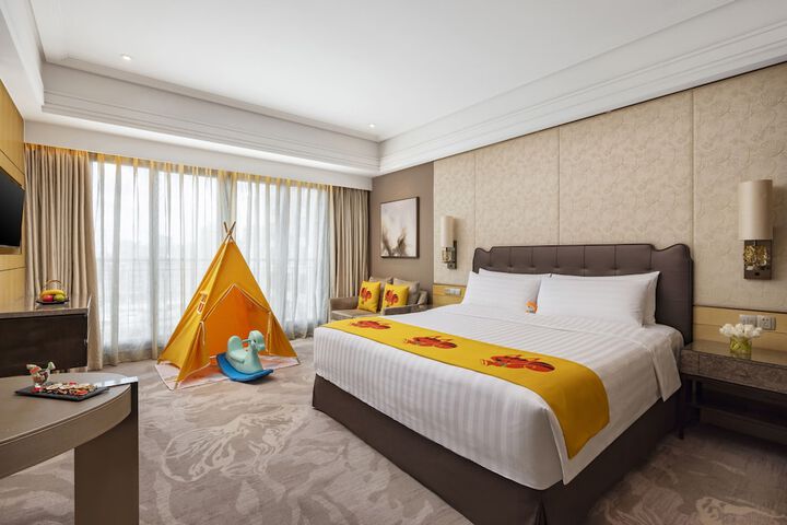 Room 12 of 81