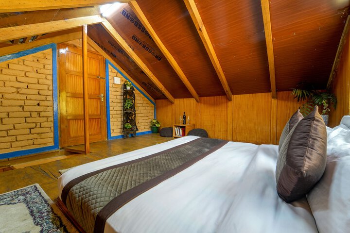 Room 15 of 37