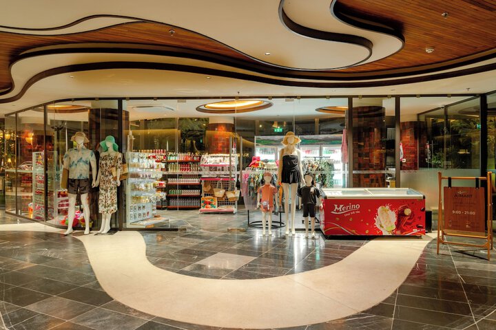 Gift Shop 285 of 303