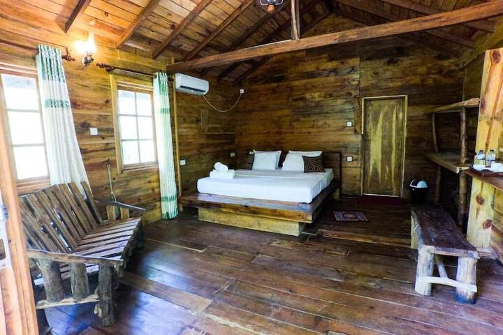Room 3 of 10