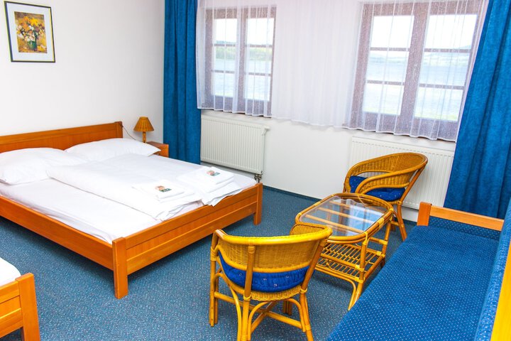 Room 2 of 36