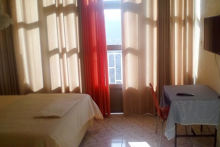 Room 10 of 20