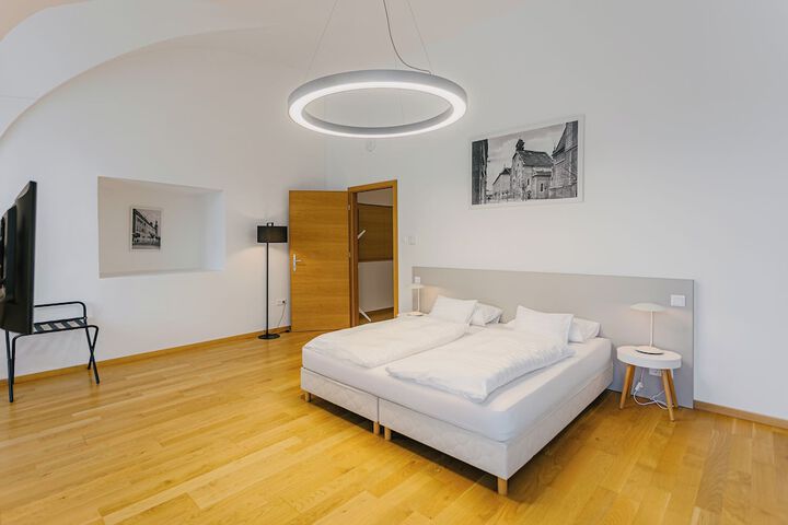 Room 14 of 39