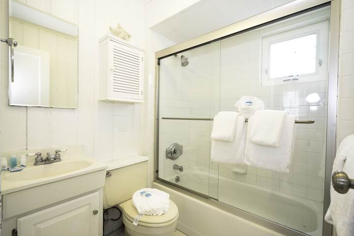Room 306 of 384