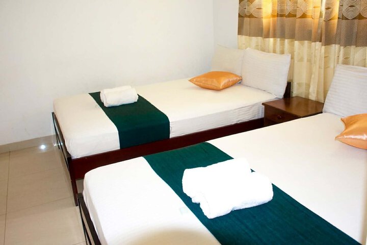 Room 7 of 11