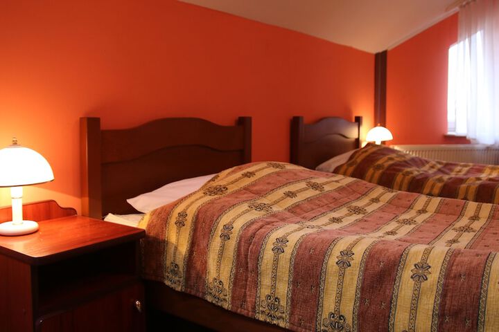 Room 8 of 101