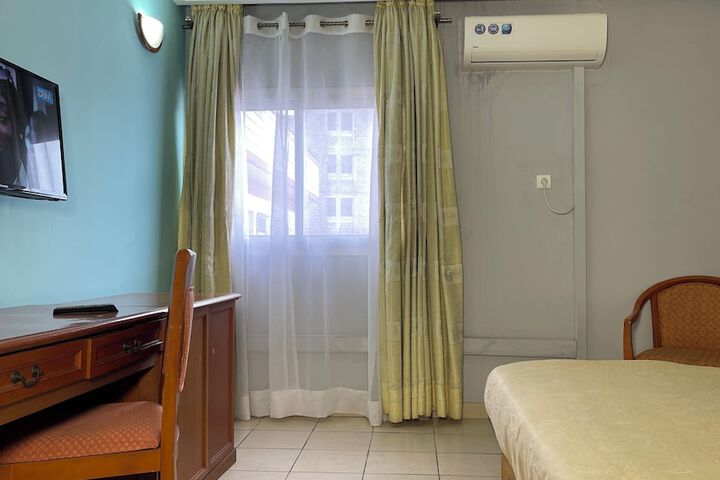 Room 3 of 51