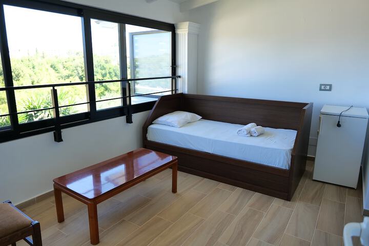 Room 12 of 61