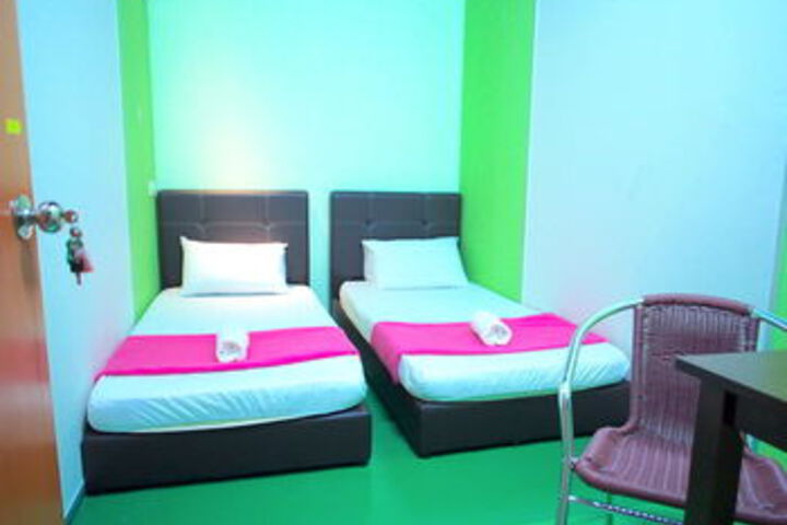 Room 13 of 26