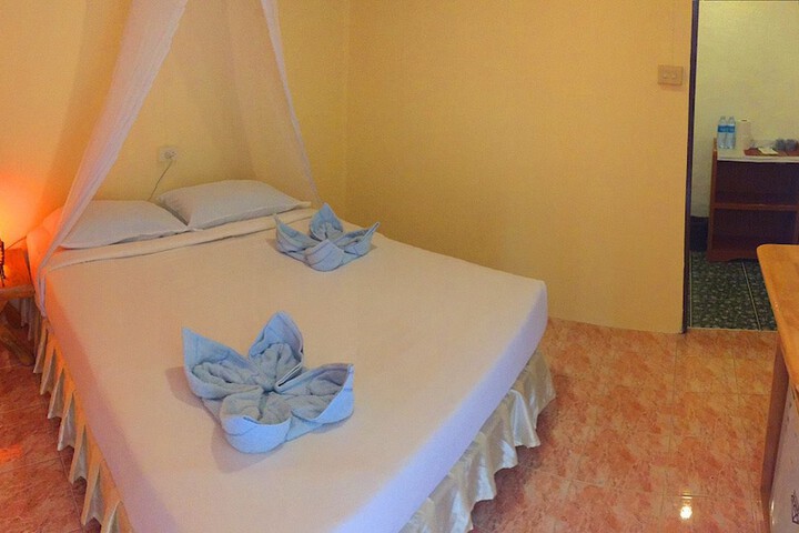 Room 12 of 68