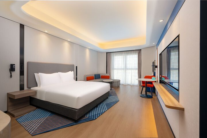Room 4 of 52