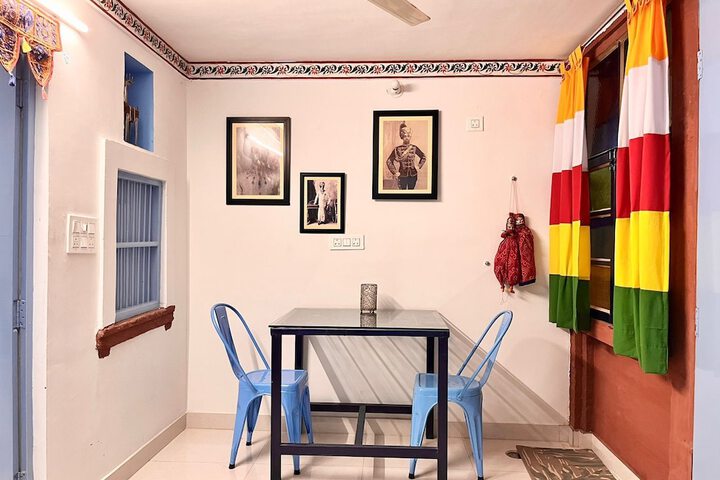 Room 11 of 27