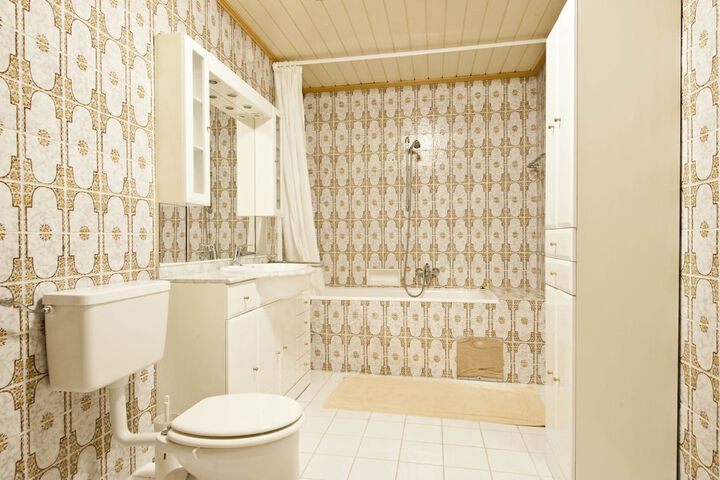 Room 45 of 76