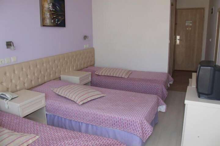 Room 10 of 49