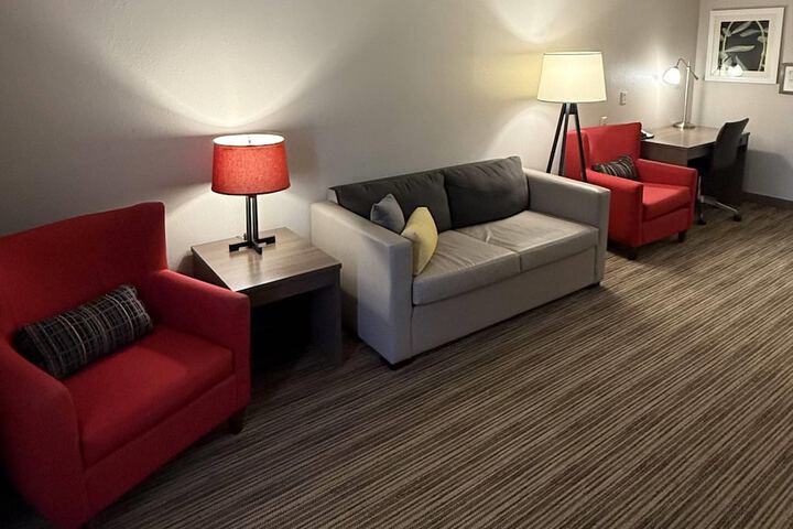 Room 35 of 48