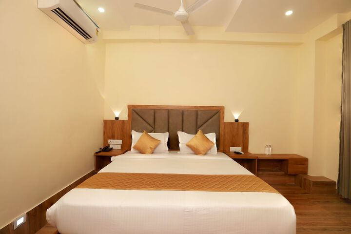 Room 8 of 28