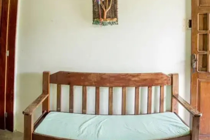 Room 4 of 13