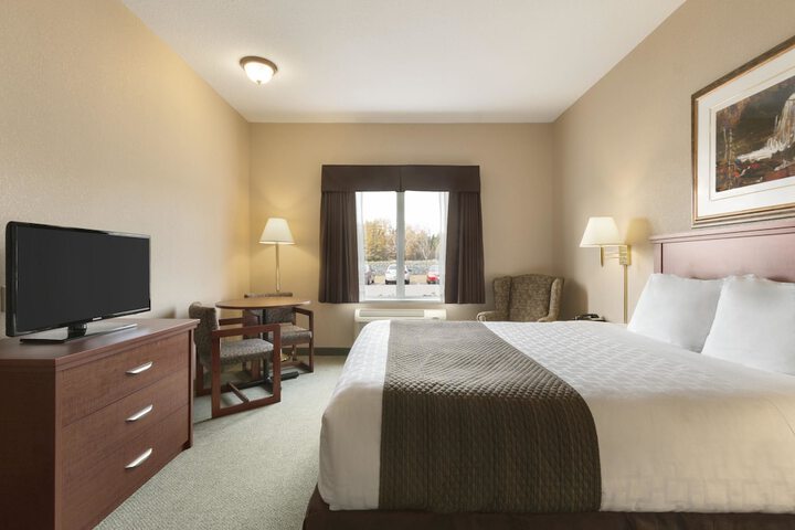 Room 11 of 27