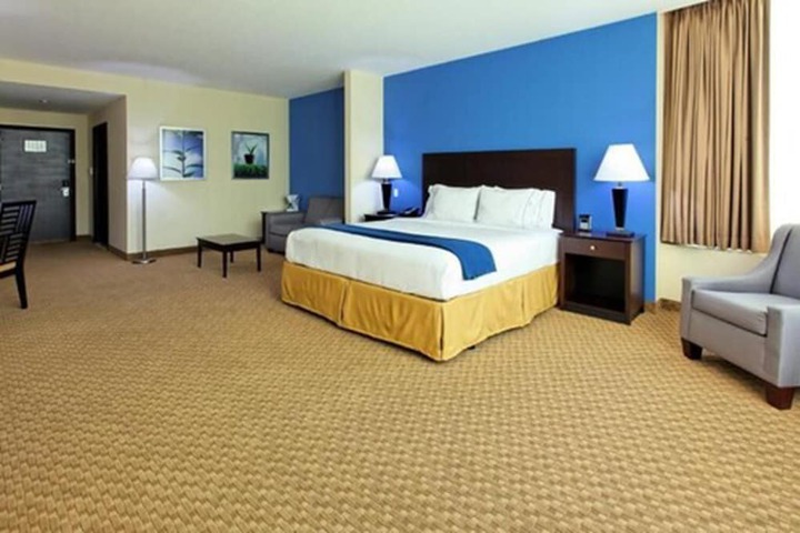 Room 6 of 24