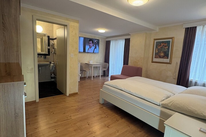 Room 119 of 266