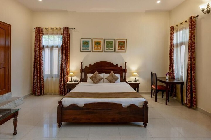 Room 11 of 26
